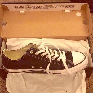 Brand New!! 🔥Men’s Chuck Taylor Low Top Converse